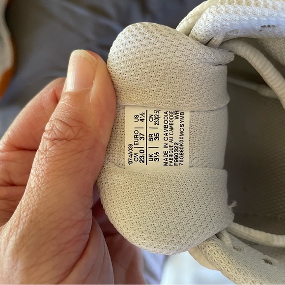 ASICS volleyball shoes - Picture 4 of 4